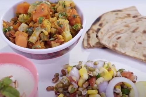 Steamed mix vegetables, sprout and corn chaat & bhappa dohi