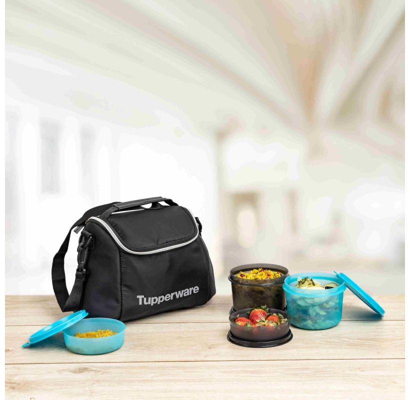 www.mytupperware.com/Heathersheart Sweet & Sassy Lunch Set. Pack a power  lunch. Insulated bag keeps contents cool. Features zipp… | Tupperware,  Insulated bag, Bags